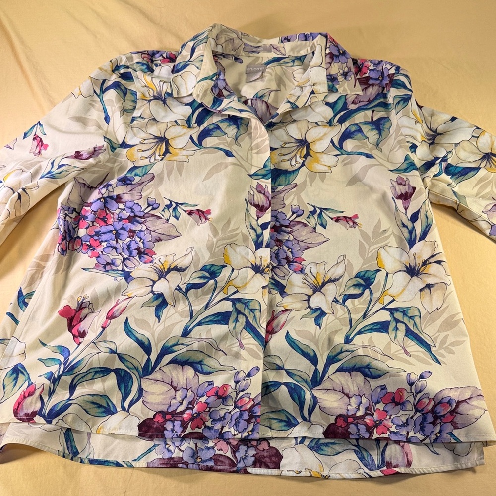 Chicos women’s top size 3 US large two extra large cream with multicolored
